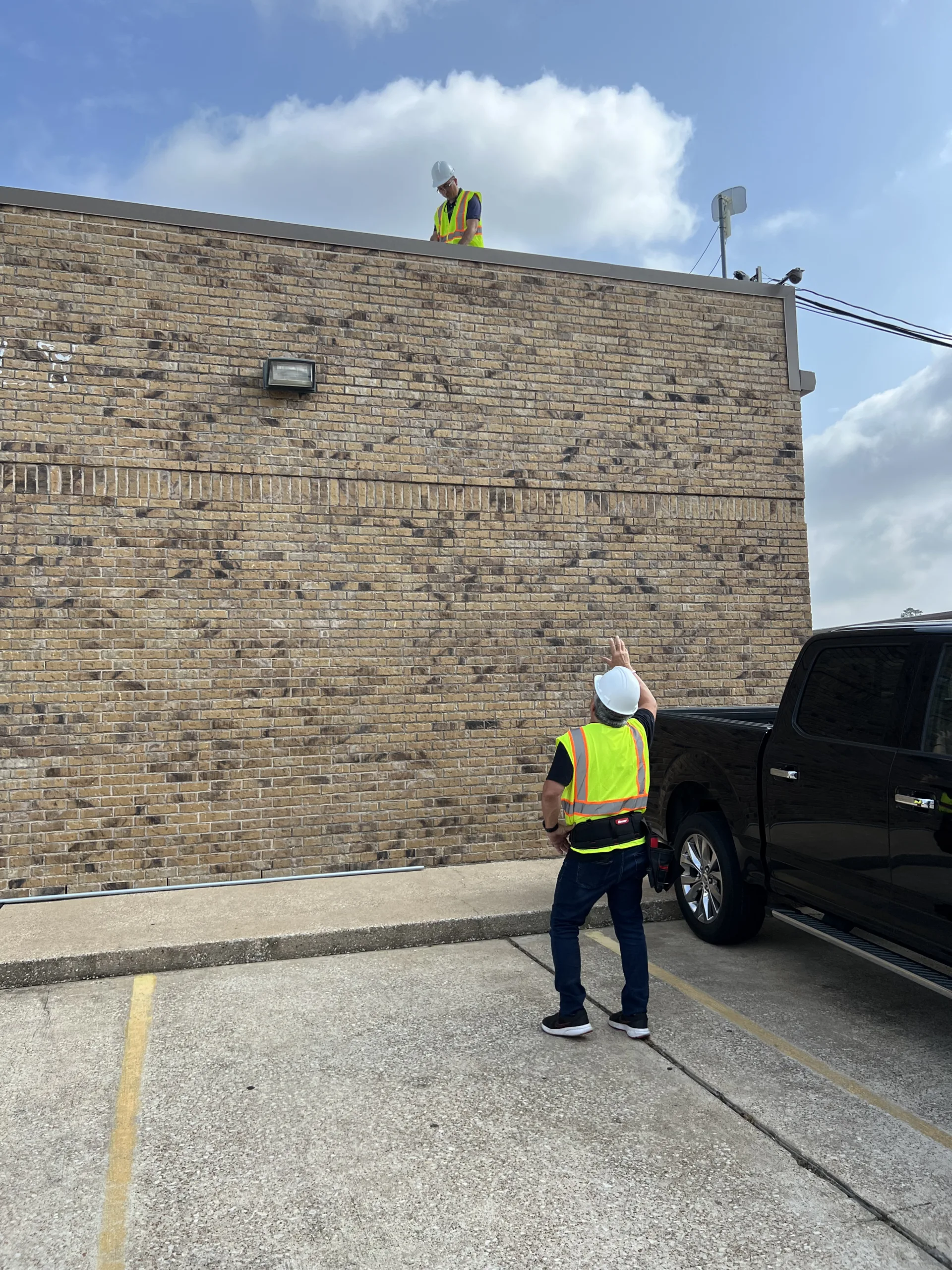 Vault Ventures LLC — Multi-Building Surveillance with Radio Link & PoE Infrastructure