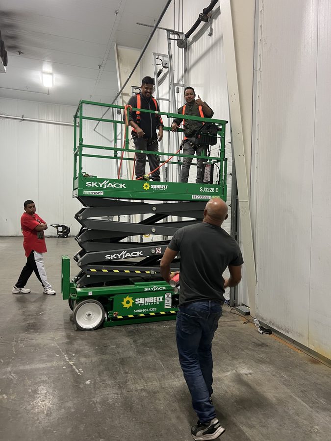 Fibra óptica · Cámaras · Control de acceso · Starlink · Red - Passion Growers - Houston, TX 2024 - photo 2 of 12