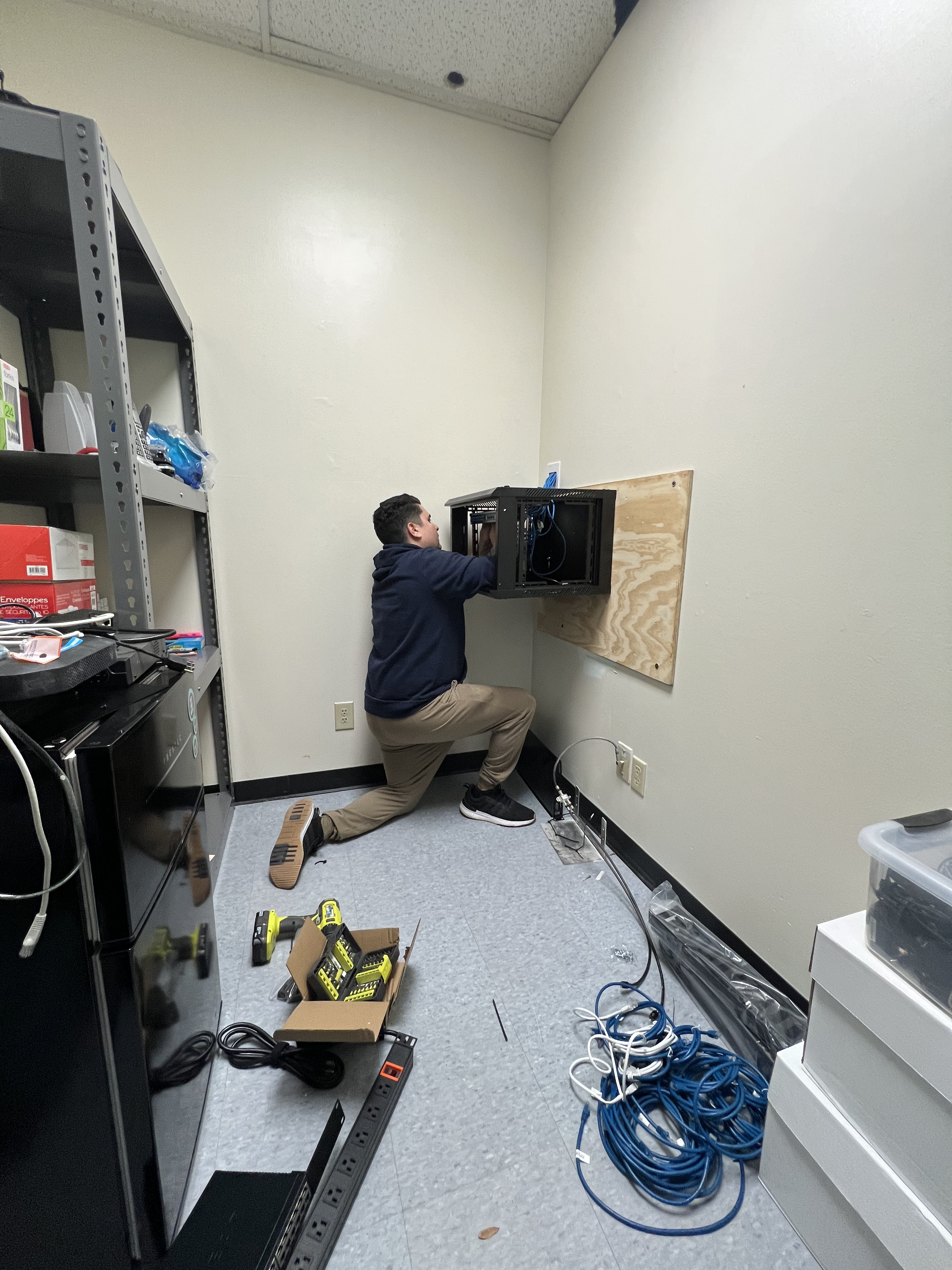 Cámaras de seguridad · Cableado · VoIP - ETX Diagnostics - Houston, TX 2024 - photo 14 of 30