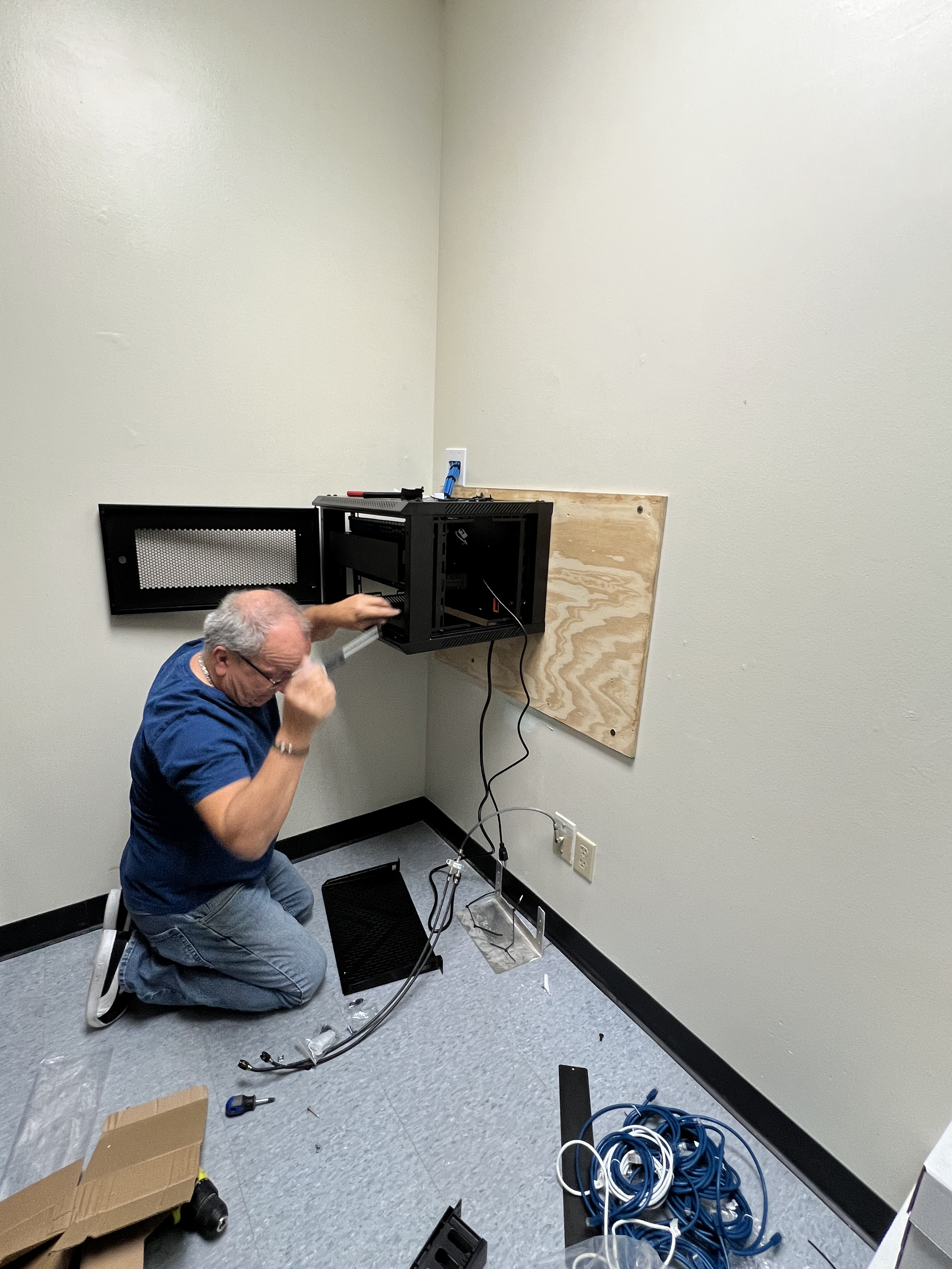 Cámaras de seguridad · Cableado · VoIP - ETX Diagnostics - Houston, TX 2024 - photo 15 of 30
