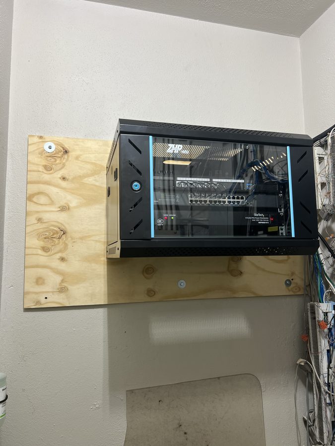 Rack de IT · Cableado estructurado · Red - INGU Inc - Houston, TX 2024 - photo 3 of 3