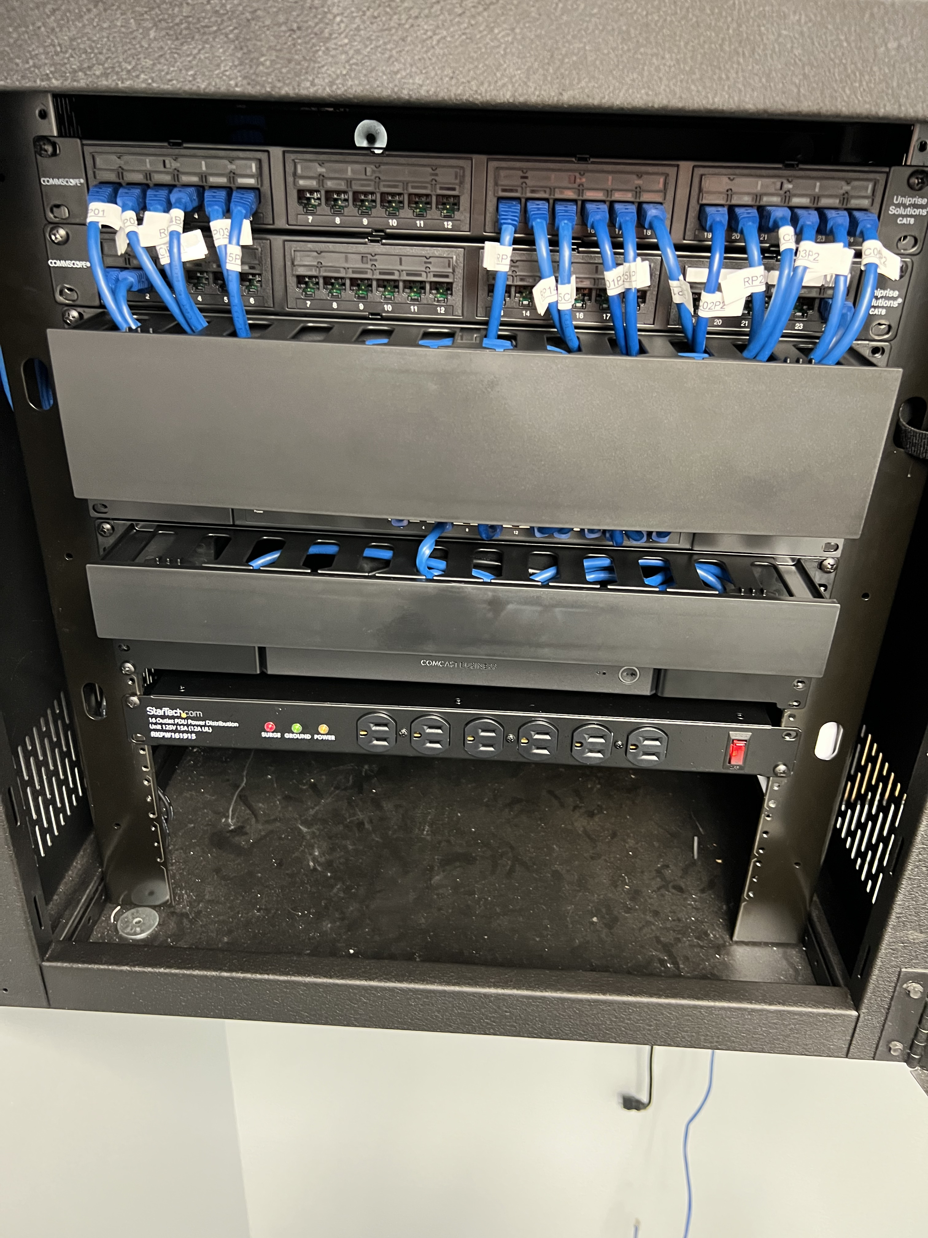 Cableado de red · Rack de IT · Infraestructura - General Noli — Houston - Houston, TX 2024 - photo 17 of 30