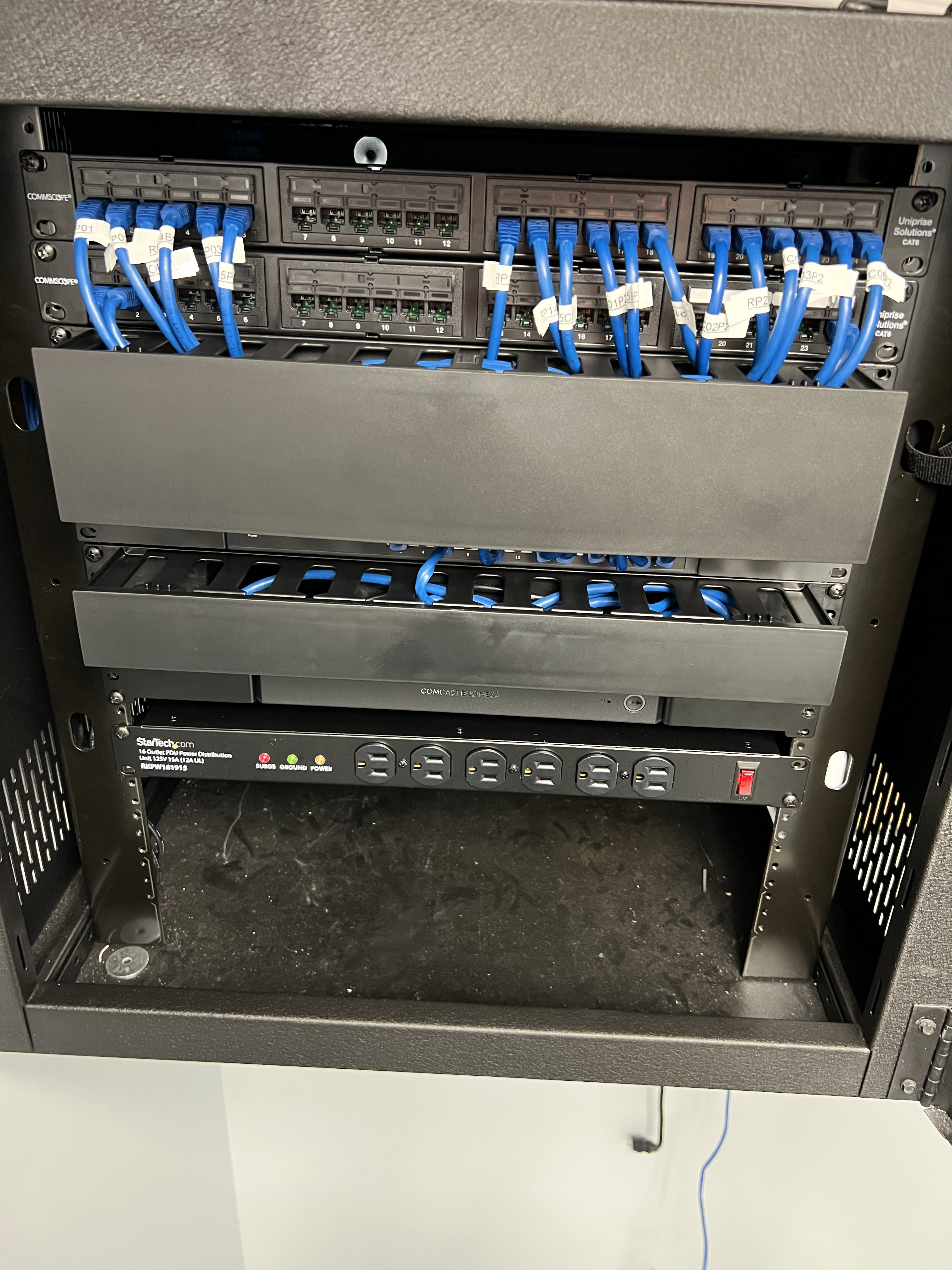 Cableado de red · Rack de IT · Infraestructura - General Noli — Houston - Houston, TX 2024 - photo 18 of 30