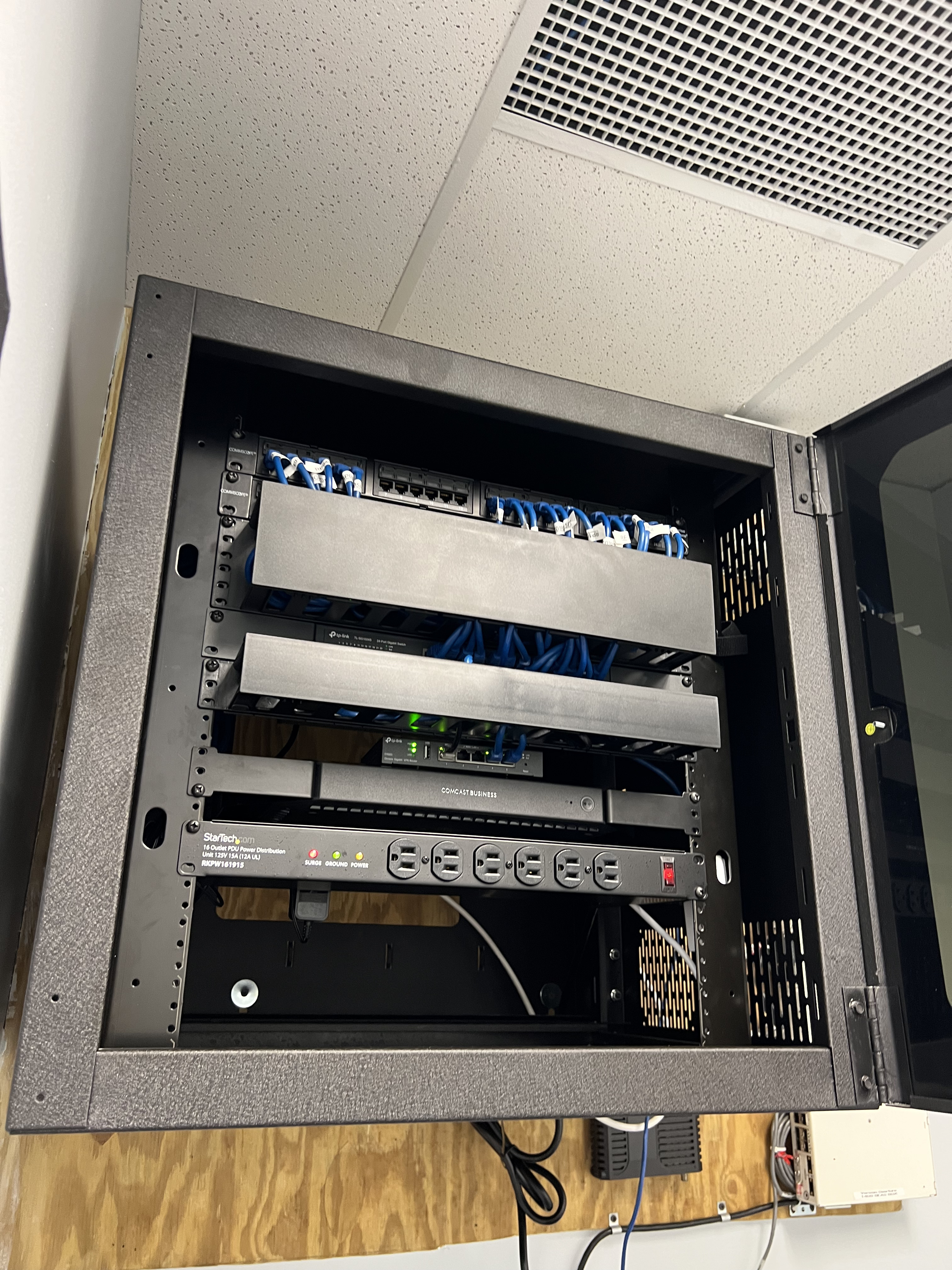 Cableado de red · Rack de IT · Infraestructura - General Noli — Houston - Houston, TX 2024 - photo 20 of 30
