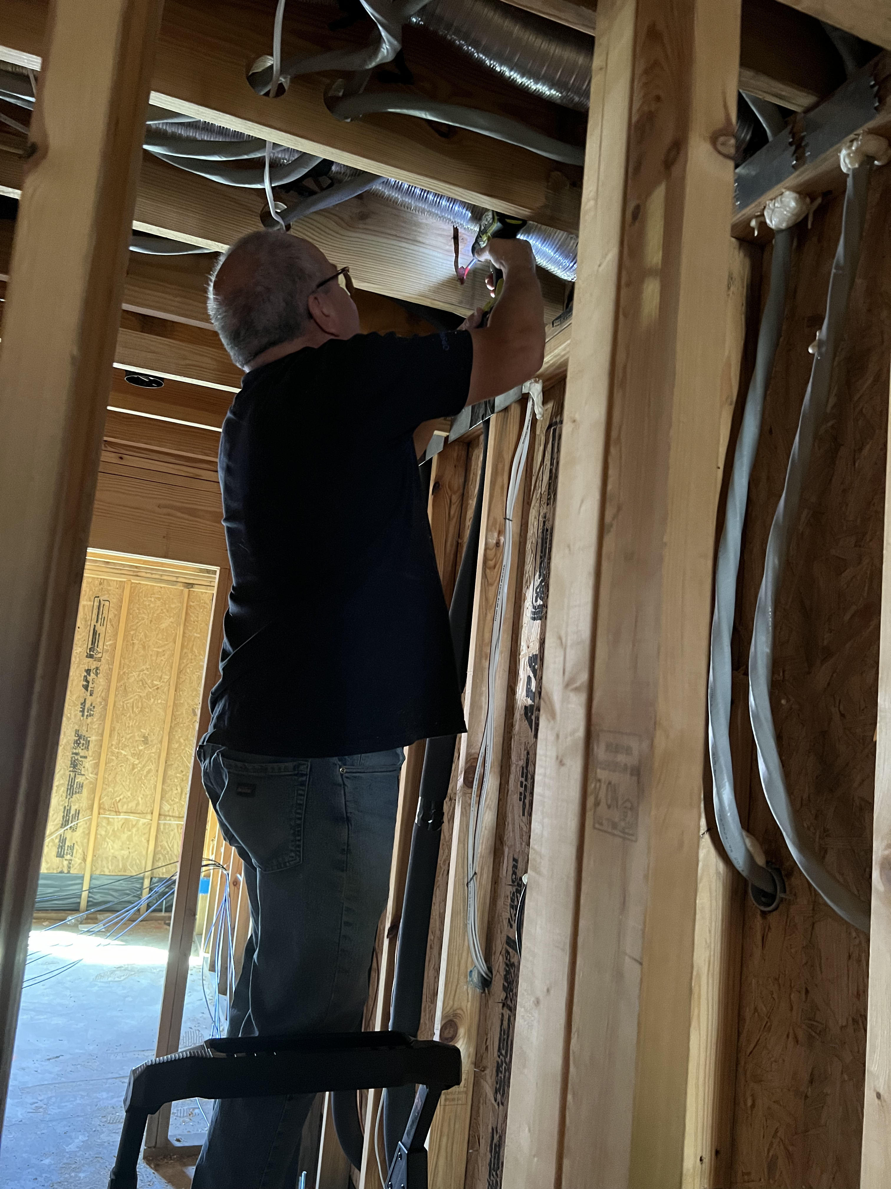 Cableado de red · Preinstalación · Coaxial - Ram Construction · Sedona Apartments - Houston, TX 2024 - photo 5 of 15