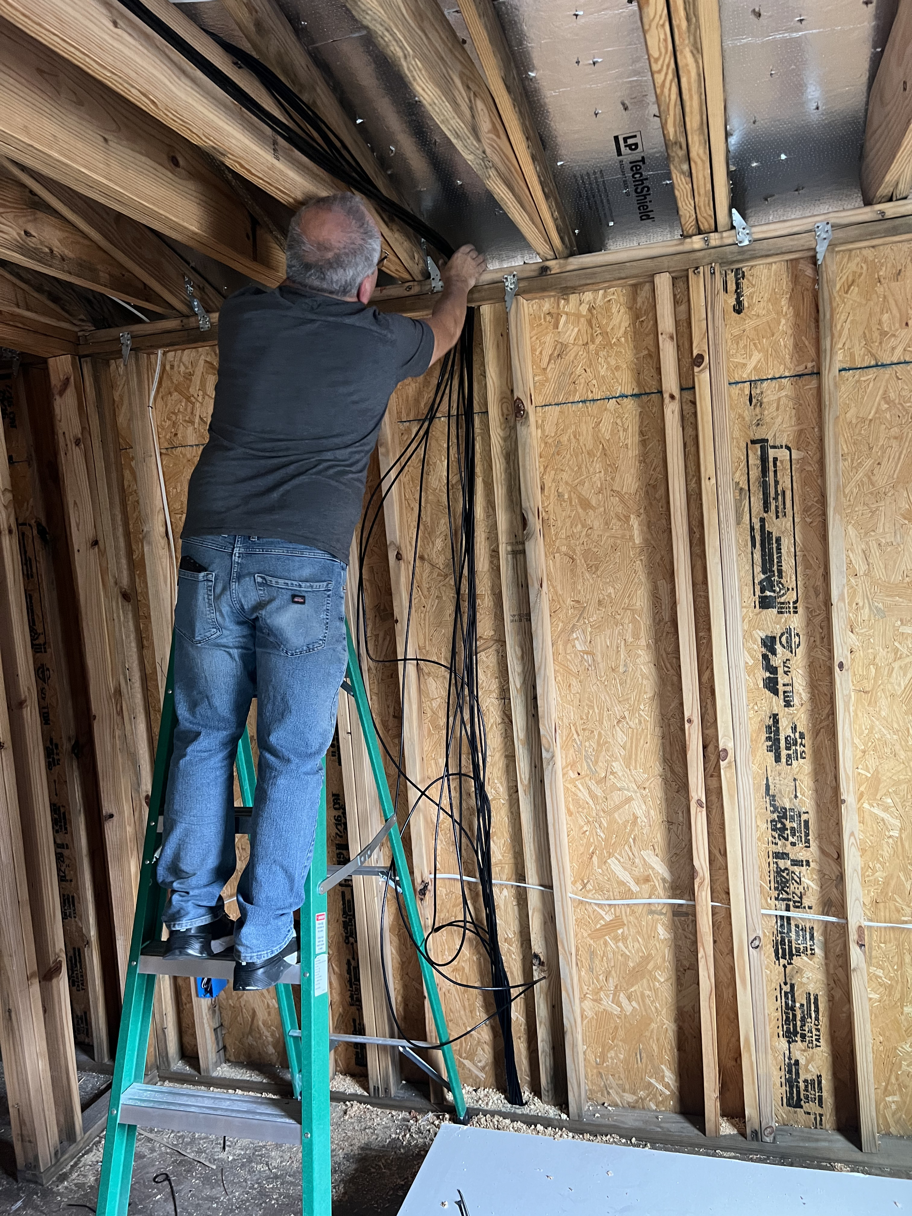 Cableado de red · Preinstalación · Coaxial - Ram Construction · Sedona Apartments - Houston, TX 2024 - photo 9 of 15