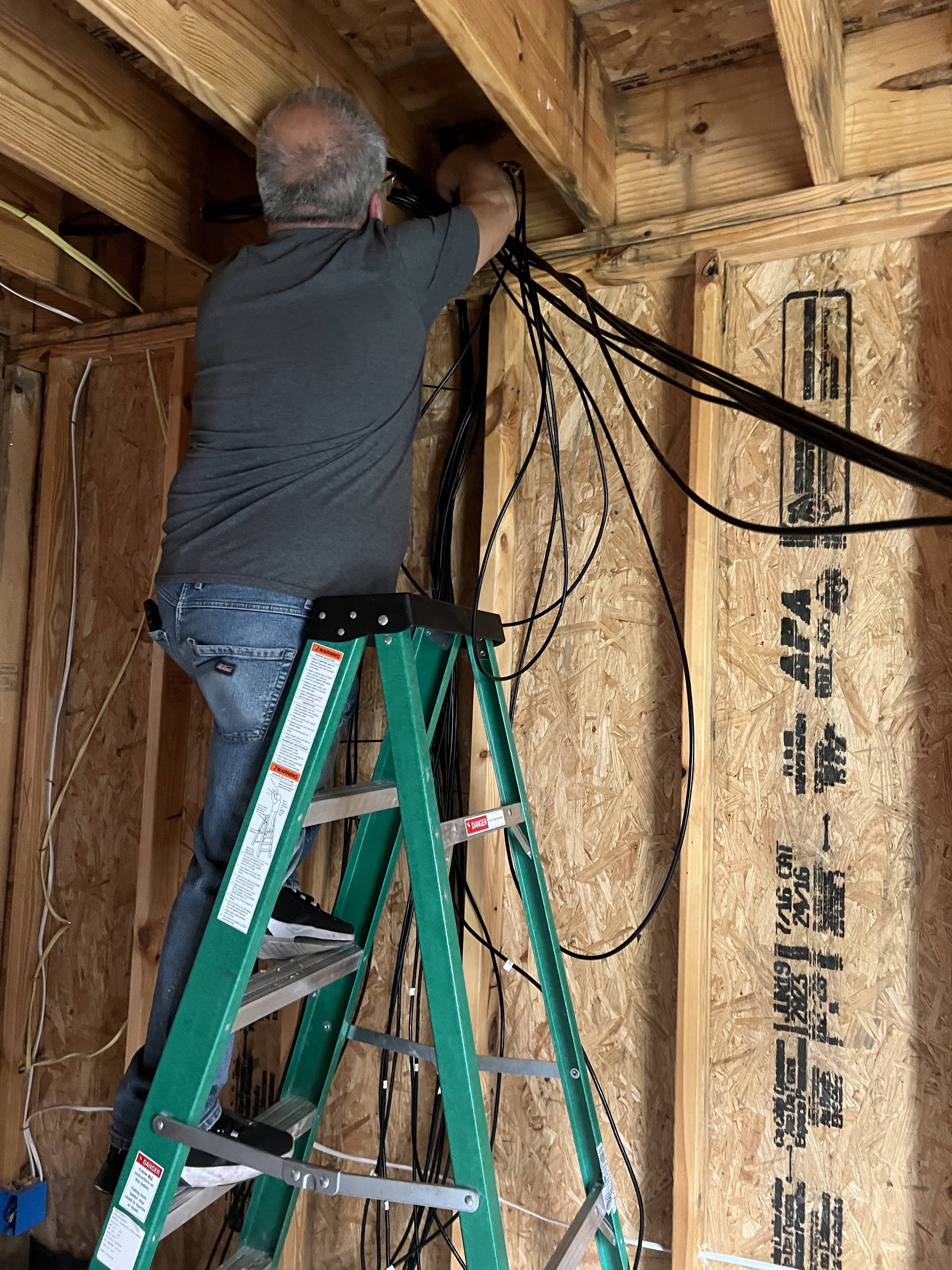 Cableado de red · Preinstalación · Coaxial - Ram Construction · Sedona Apartments - Houston, TX 2024 - photo 10 of 15