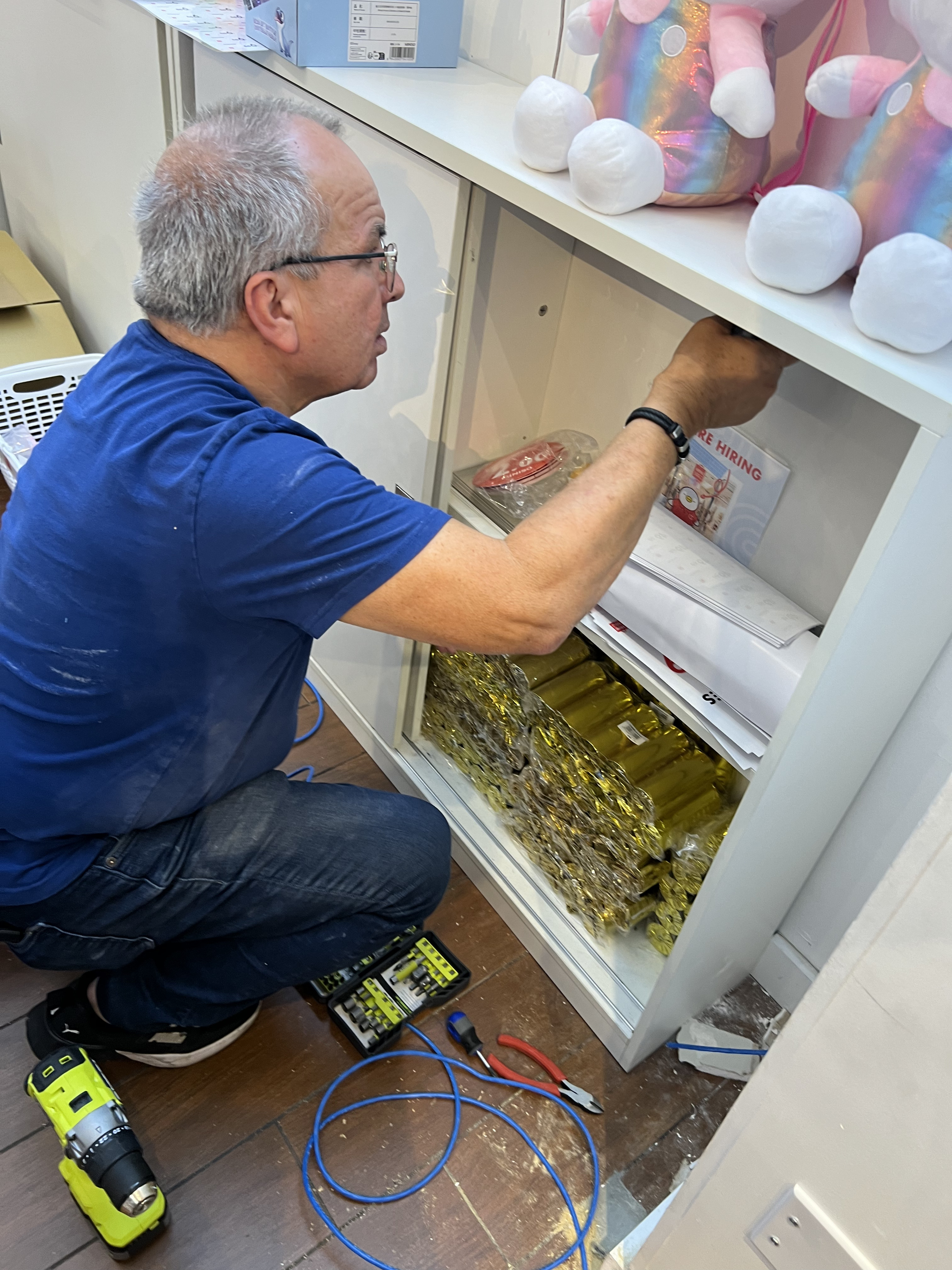 Cableado de red · Soporte técnico · Conectividad - Miniso — Deerbrook Mall - Houston, TX 2024 - photo 15 of 30