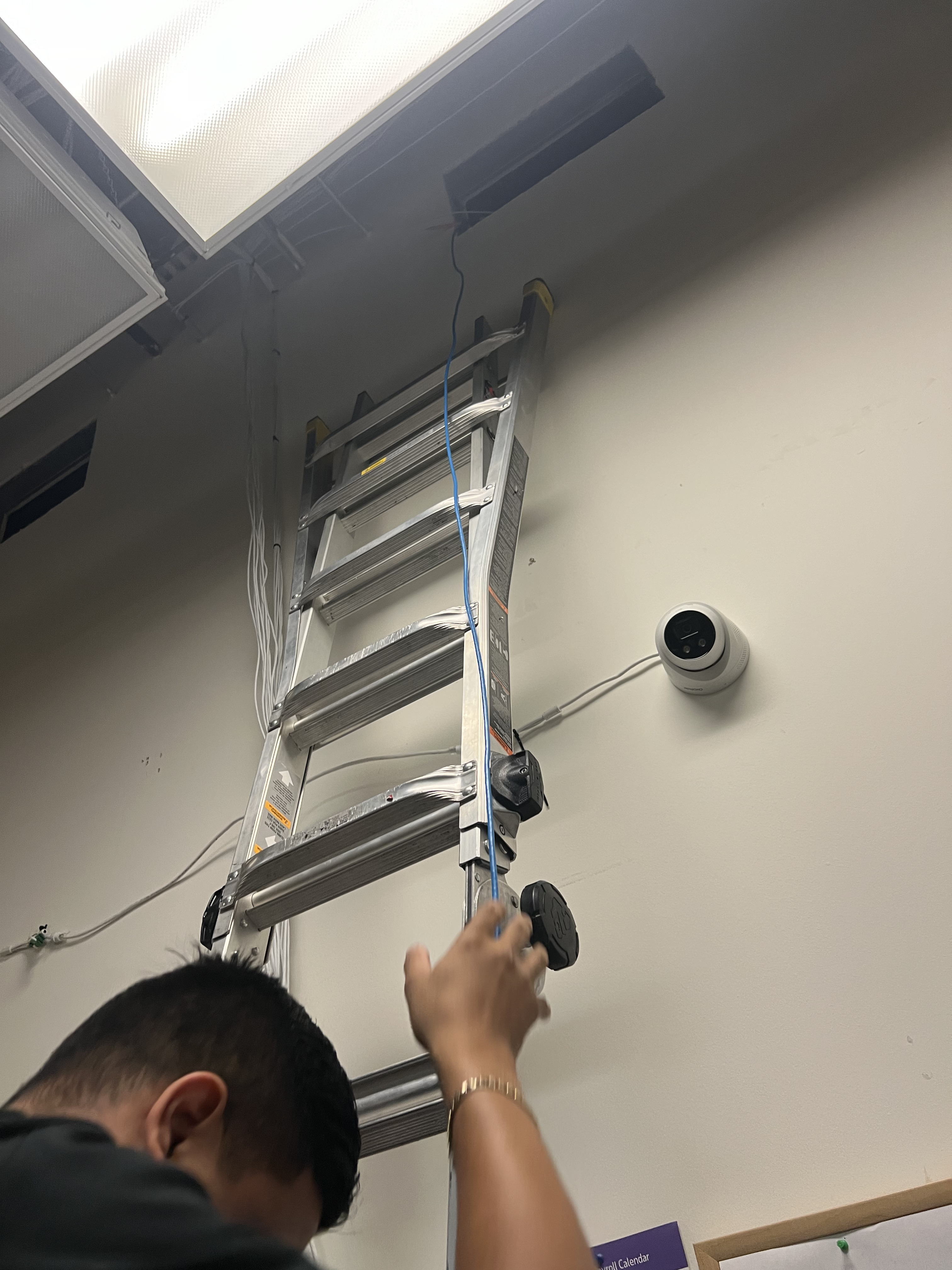 Cableado de red · Soporte técnico · Conectividad - Miniso — Memorial City Mall - Houston, TX 2024 - photo 5 of 21