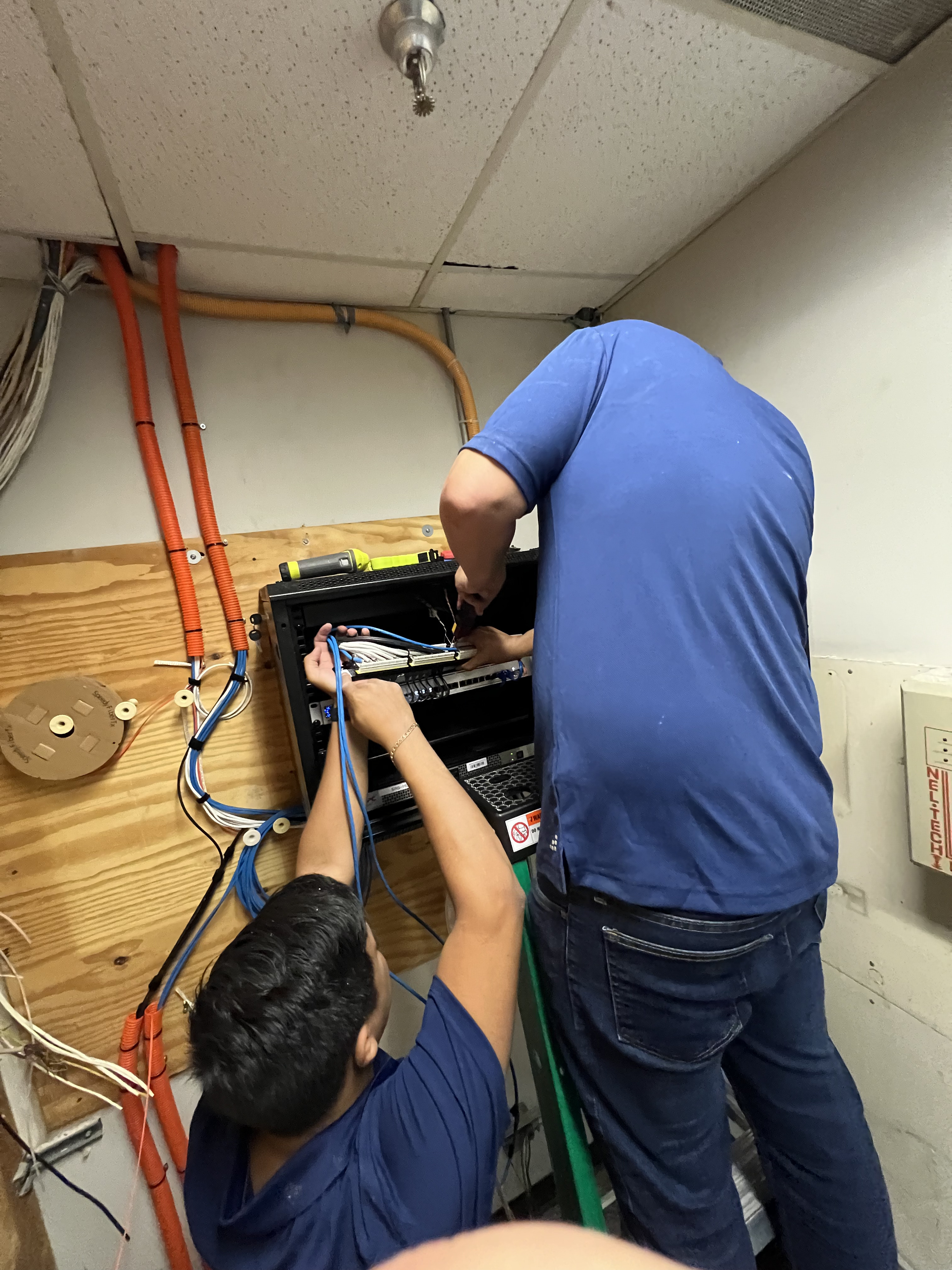 Cámaras · Cableado · Starlink · Punto a punto · Solar - Fayman International - Houston, TX 2024 - photo 11 of 30
