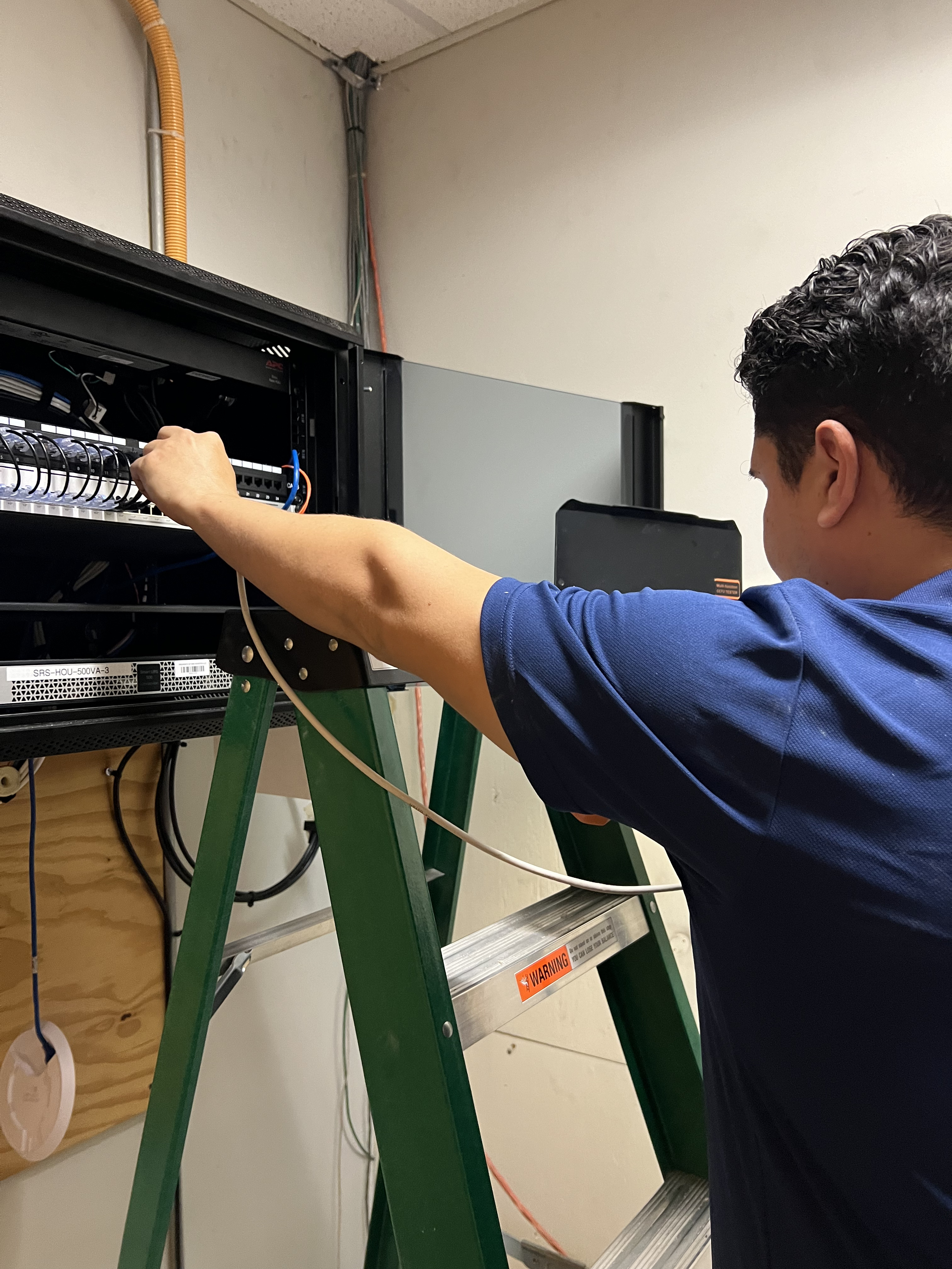 Cámaras · Cableado · Starlink · Punto a punto · Solar - Fayman International - Houston, TX 2024 - photo 12 of 30